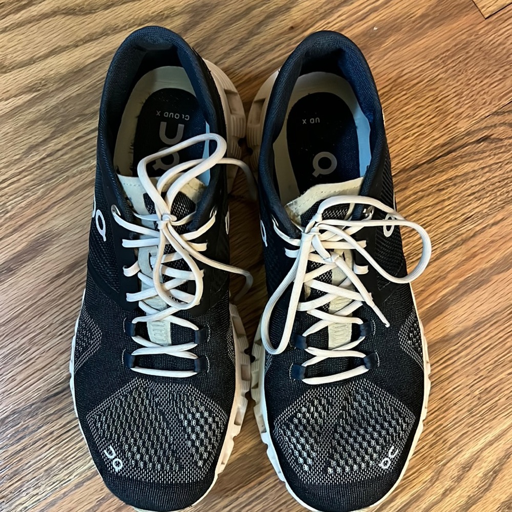 ON Cloud X, Women’s Size 9